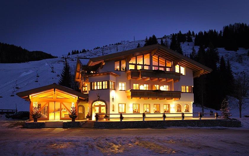 Landhaus Zum Steinbock Hotell Maria Alm am Steinernen Meer Eksteriør bilde